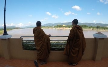 Viaggio in Thailandia del Nord viaggio-thailandia-del-nord-monaci-triangolo-d'oro