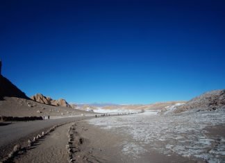 Viaggio in Cile: 3 giorni a San Pedro de Atacama viaggio-in-cile-3-giorni-a-san-pedro-de-atacama-valle-della-luna-strada