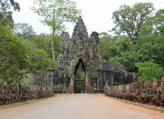 Guida per visitare il sito di Angkor in Cambogia viaggio-cambogia-itinerario-10-giorni-ingresso-angkor