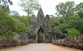 Guida per visitare il sito di Angkor in Cambogia viaggio-cambogia-itinerario-10-giorni-ingresso-angkor